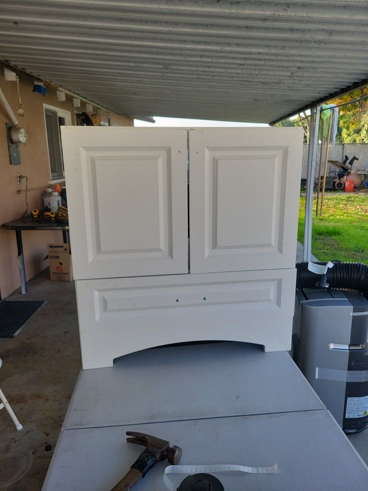 WHITE BASE CABINET
