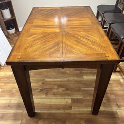 Dining Table w/6 Chairs