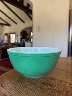 Vintage Green Pryex Mixing Bowl #403  2 1/2 quart