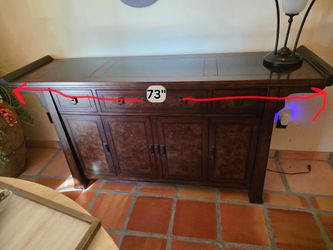 Beautiful Buffet/Bar