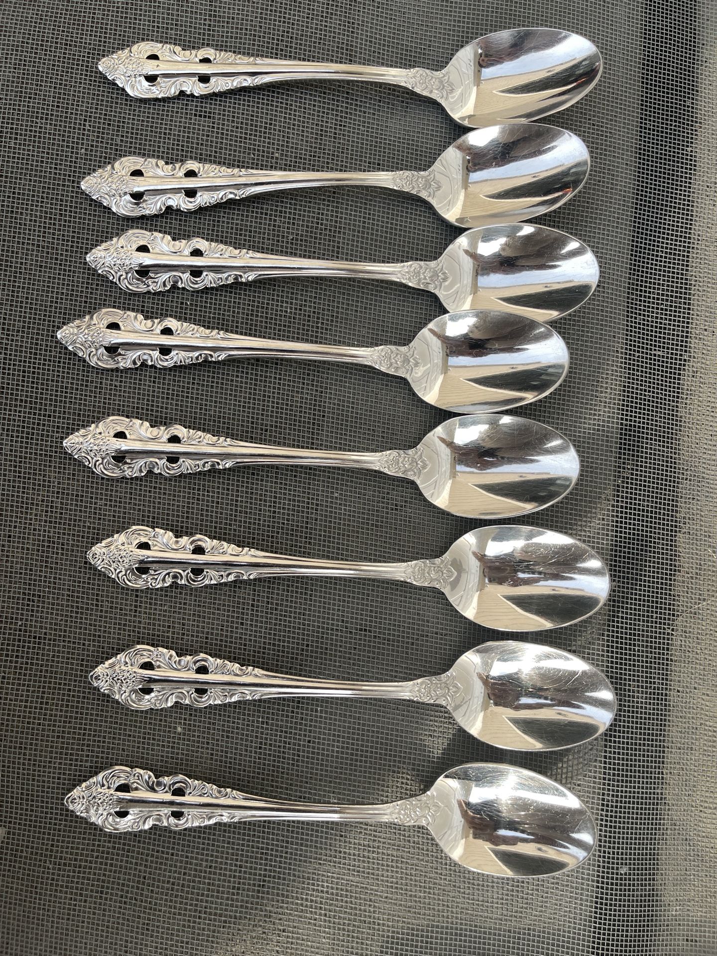 Wallace Stainless Antique Baroque Made in INDONESIA Lot 7 Oval Soup Table Spoons