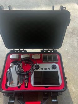 DJI mini 3 with remote control and 3 batteries