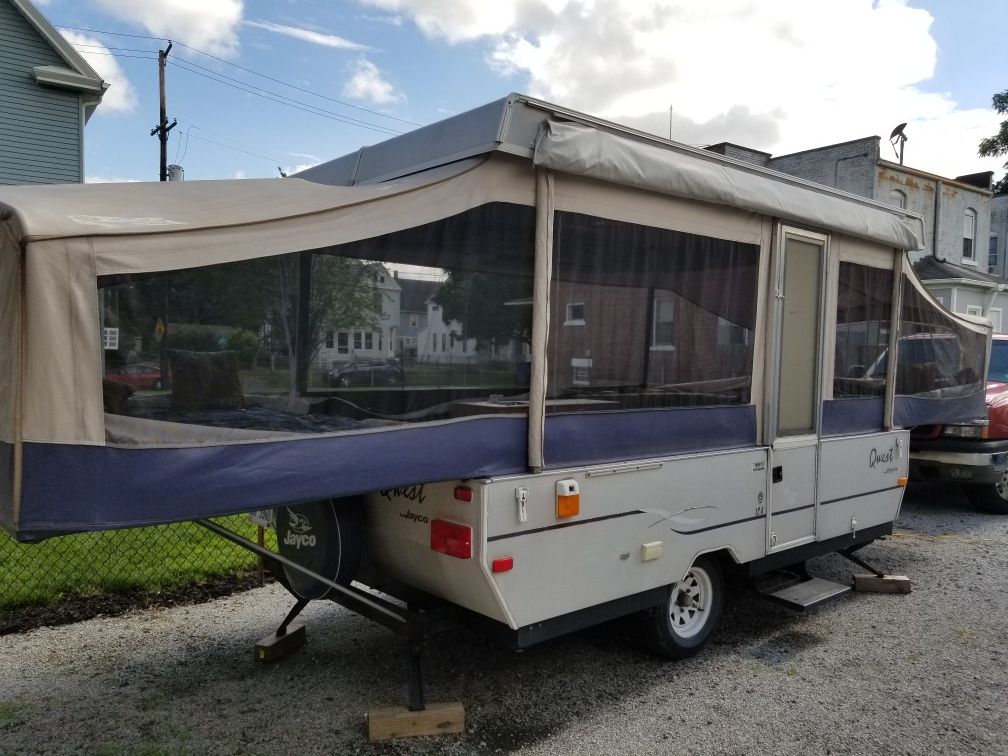 2002 Jayco Qwest Pop Up Camper Trailer for Sale in Cleveland, OH OfferUp