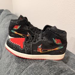 Air Jordan 1 Mid SE "Siempre Familia" size 10.5
