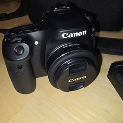 Canon EOS 80D Bundle - 24mm Lens + 2 Batteries - READ DESCS