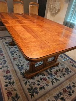Solid Wood Dining Table + 4 Chairs (Levitz) — Extends with Leaf