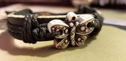 Unisex Butterfly Charm Chunky Leather Bracelet