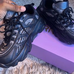 Chunky Cute Sneakers 