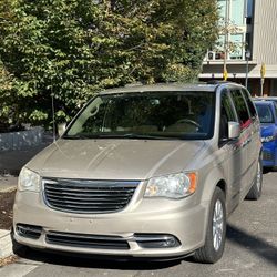 2014 Chrysler Town & Country Touring