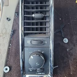 13-20 Ram  Dash Left Side Panel Air Vent  1WA64DX9 Headlamp Switch