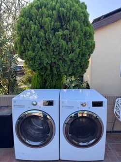 Washer and Dryer/Lavadora y Secadora