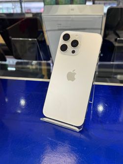 iPhone 15 Pro Max 256GB Unlocked Pre-owned
