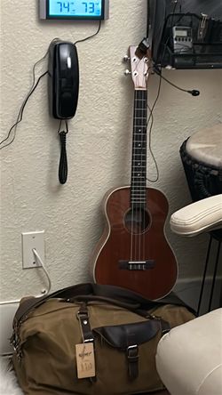 kala high gloss baritone ukulele