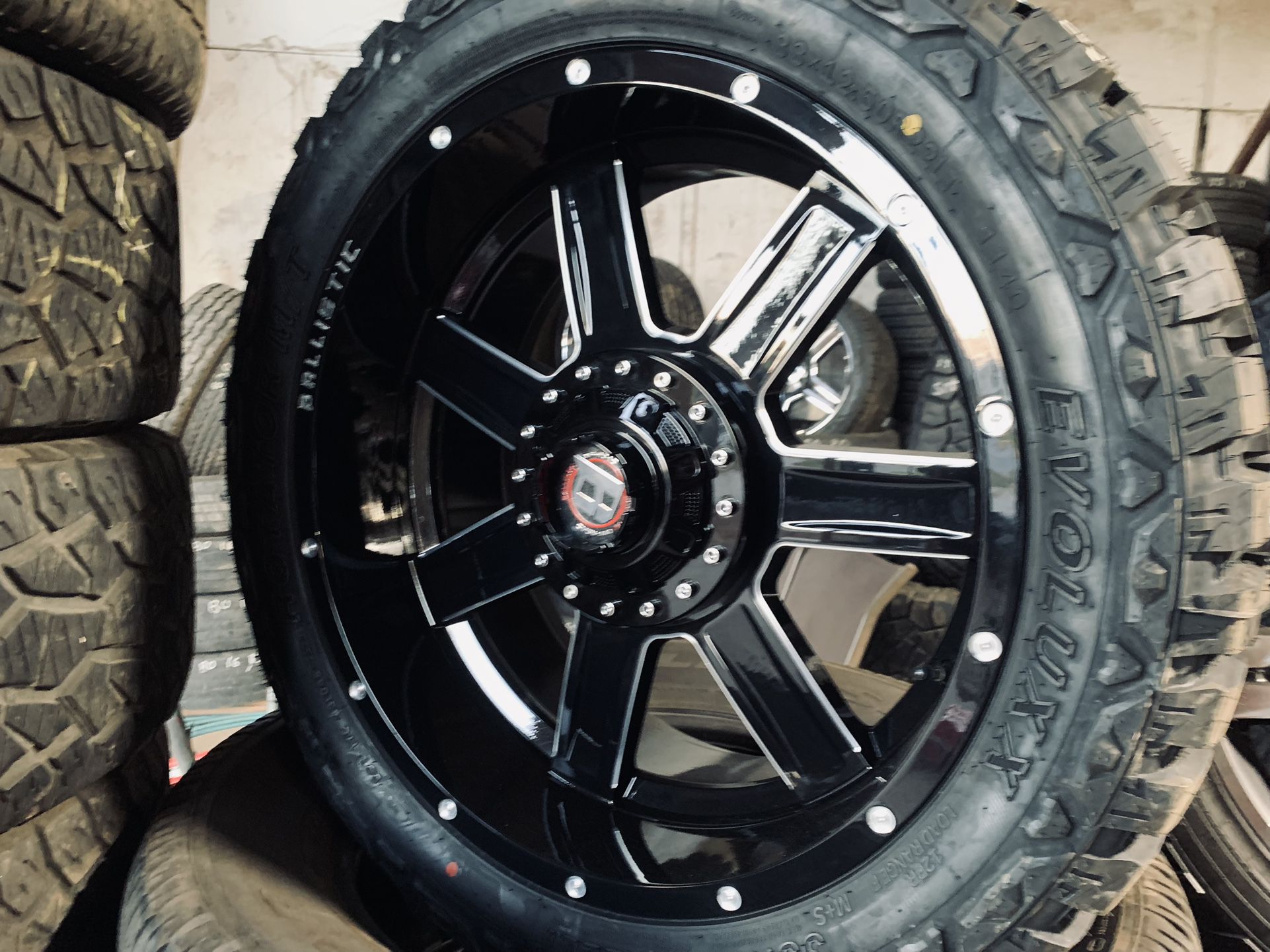20x10 5x135-139.7 And LT33/12.50r22