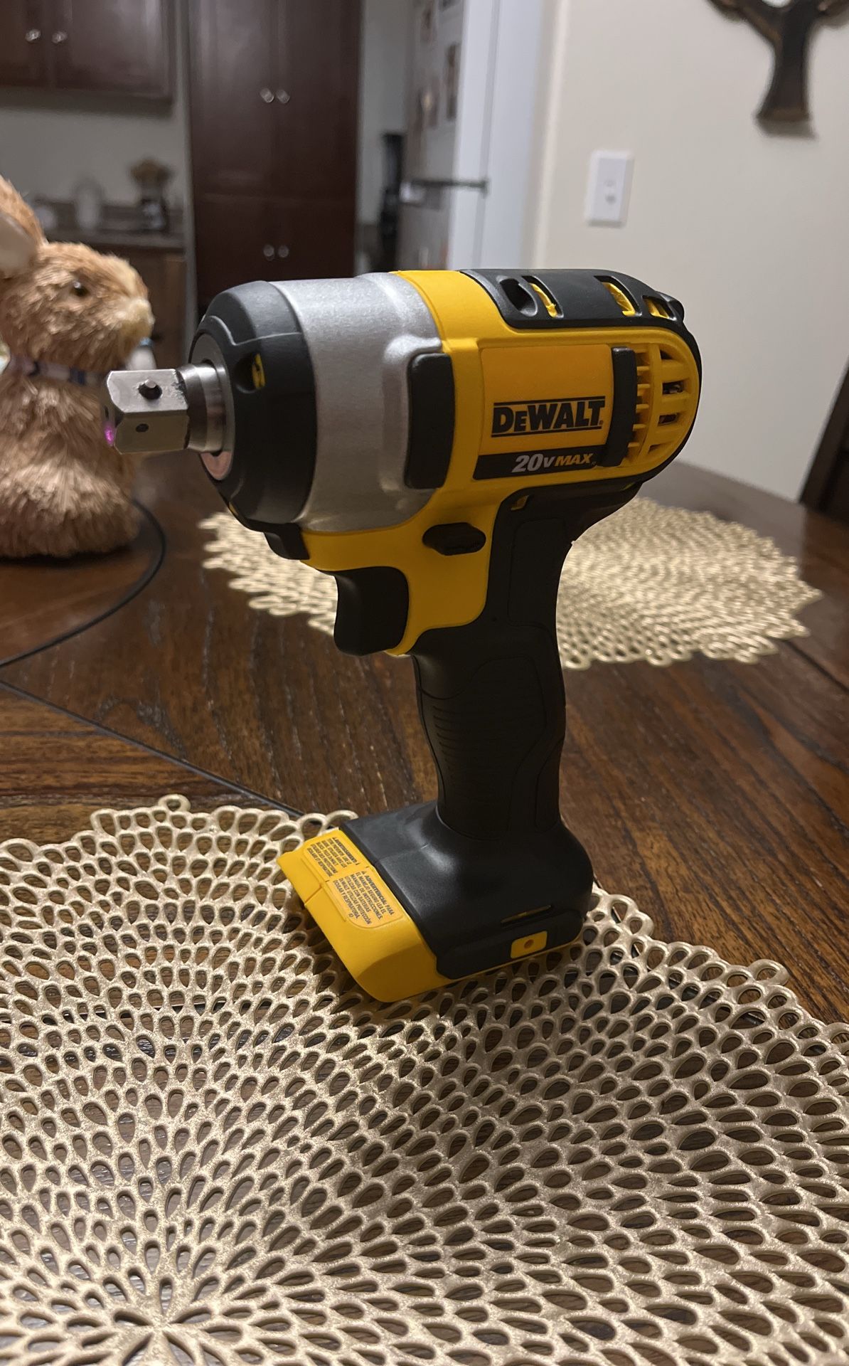 DEWALT 20V MAX Cordless 1/2 Impact Wrench Kit with Detent Pin