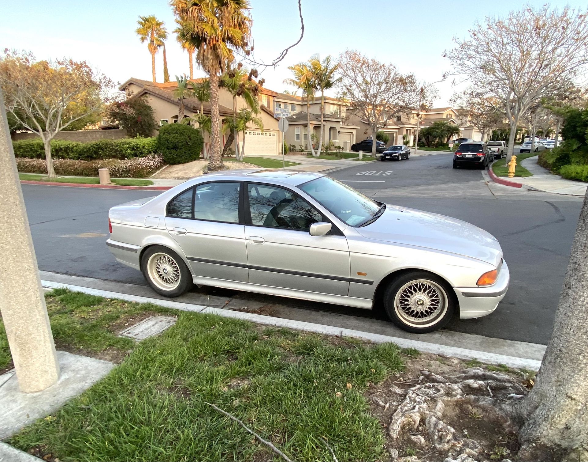 2000 BMW 528i