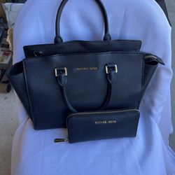 AUTHENTIC PURSES *LIKE NEW* SEE DESCRIPTION FOR PRICES