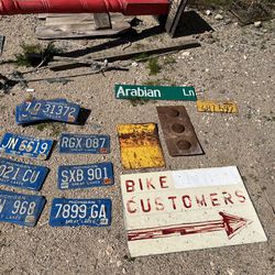 Antique/vintage Signs And License Plates