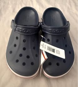 New Crocs size M7W9 with Box