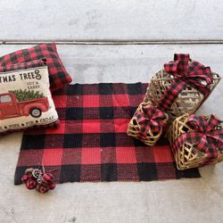 Buffalo Checkered Christmas Decor 