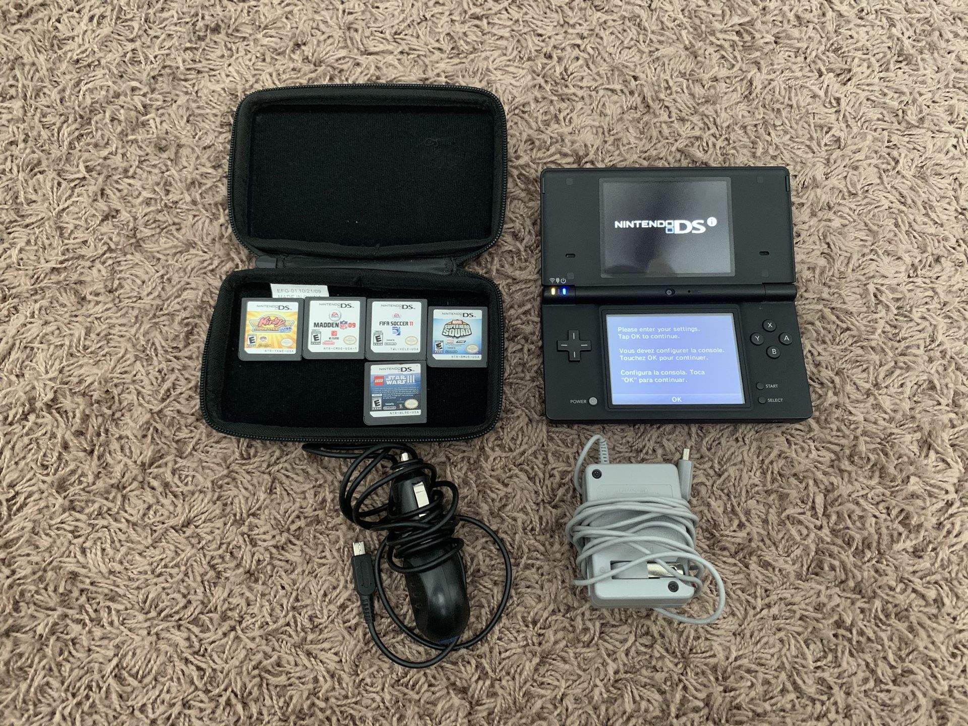 Nintendo DSi with 5 Games & Chargers! $80obo