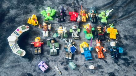 Roblox Action Figure Lot of 20+