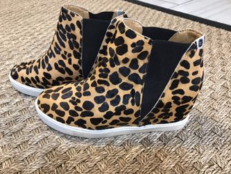 Adorable wedges shoes women’s size 9