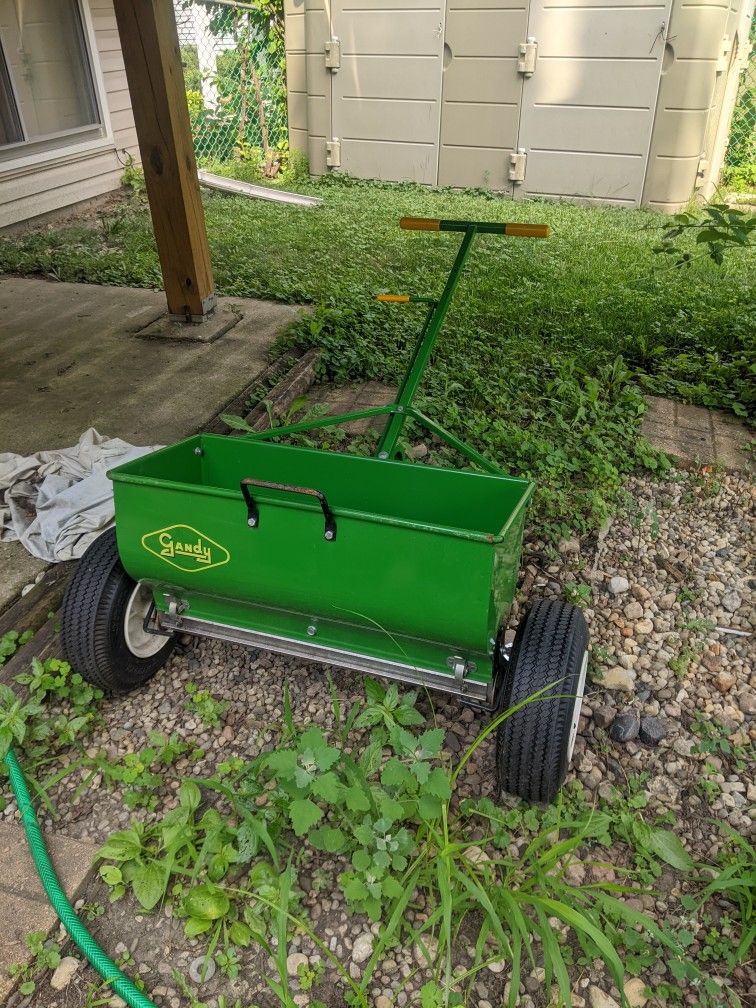 Gandy Drop Seeder 