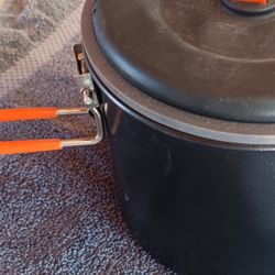 Camping Pot Set & Bowls - Like New