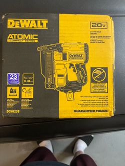 DEWALT 23 guage 20v nailer