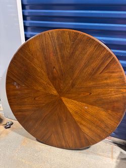 42” Round Dining Table and 4 chairs from Ashley Furniture
