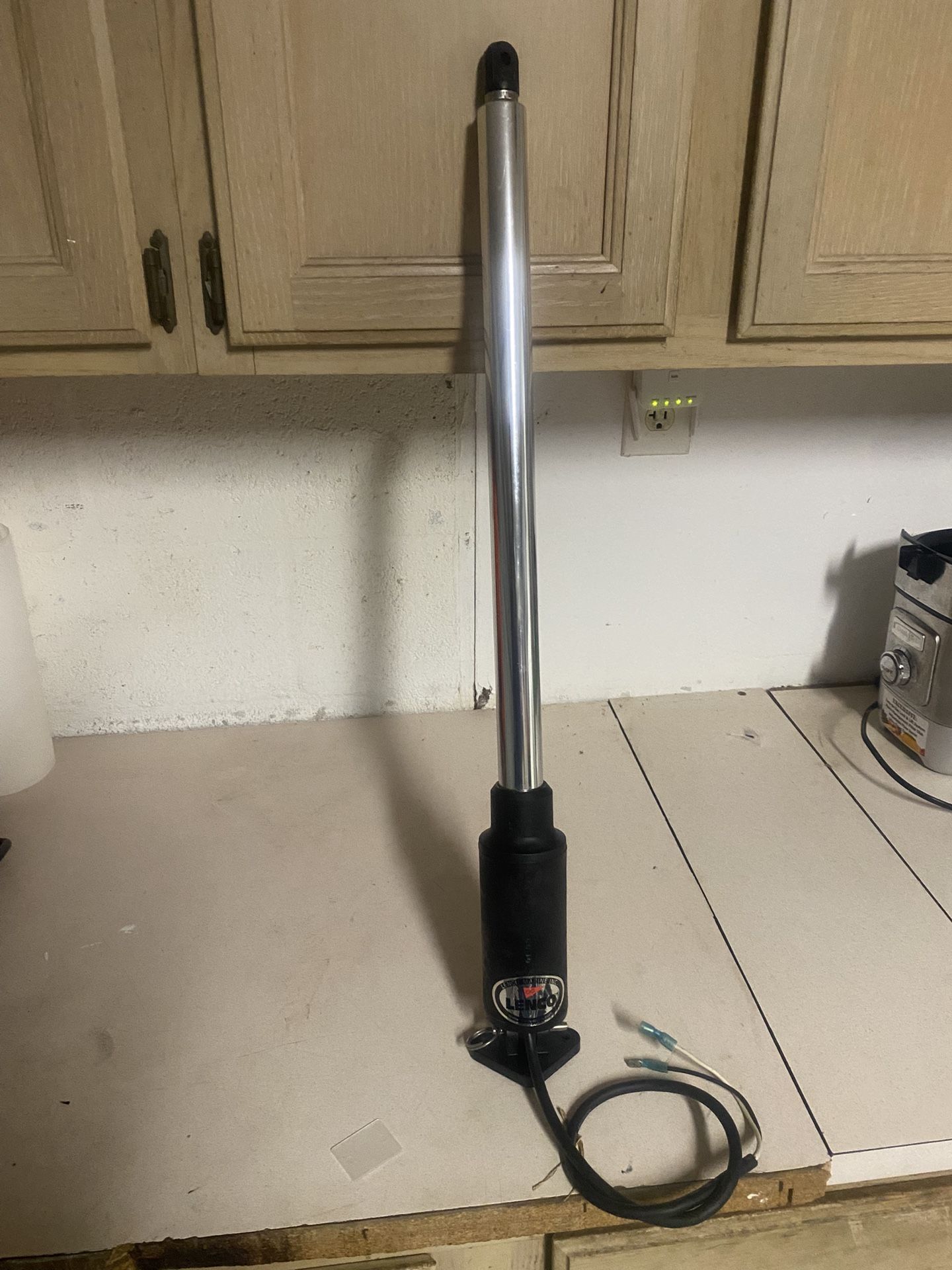 Lenco 16 Inch 24 Volt Hatch Lift Ram