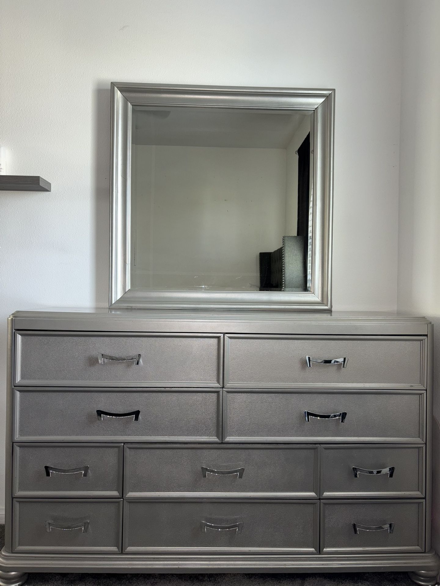 10 Drawer Dresser With Mirror