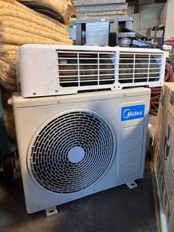 Used Midea 12,000 BTU Heat Pump Mini Split
