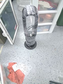 .Dyson AM09 Hot + Cool Jet Focus Fan Heater - Tested & Working
​Description:
Up for sale is a Dyson AM09 Hot + Cool Jet Focus fan heater: remote inclu