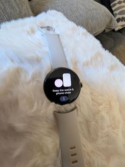 Google Pixel Watch 4 41mm LTE with Band