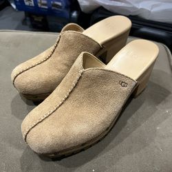 UGG Sliders 