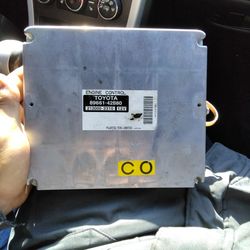 Toyota RAV4 Engine Control  Computer 89661-42b80