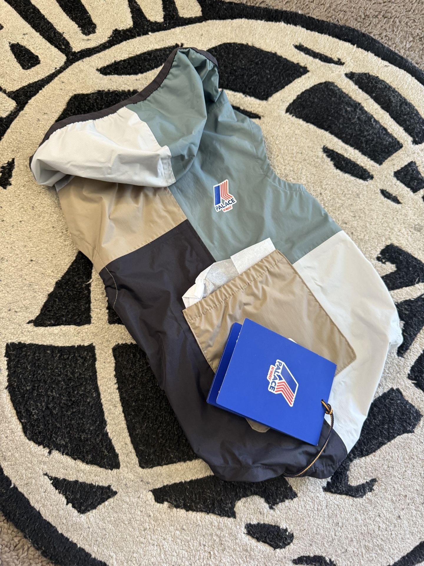 新品 PALACE K-WAY HORATIO DOG JACKET MULTI Palace K Way Le Vrai