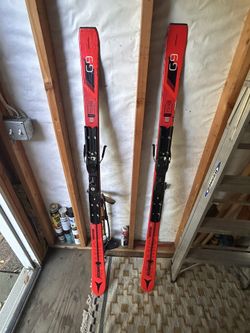 Atomic Redster G9 Ski (only Left Is Functional)