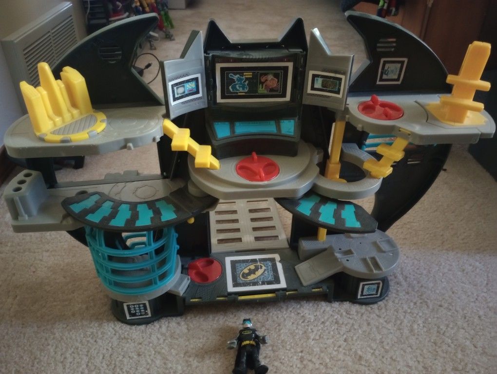 Imaginext Batcave