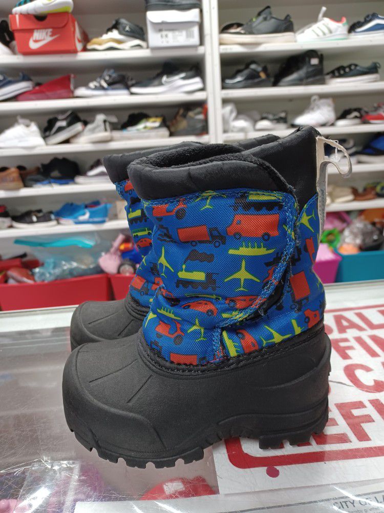 Snow Boots Size 6