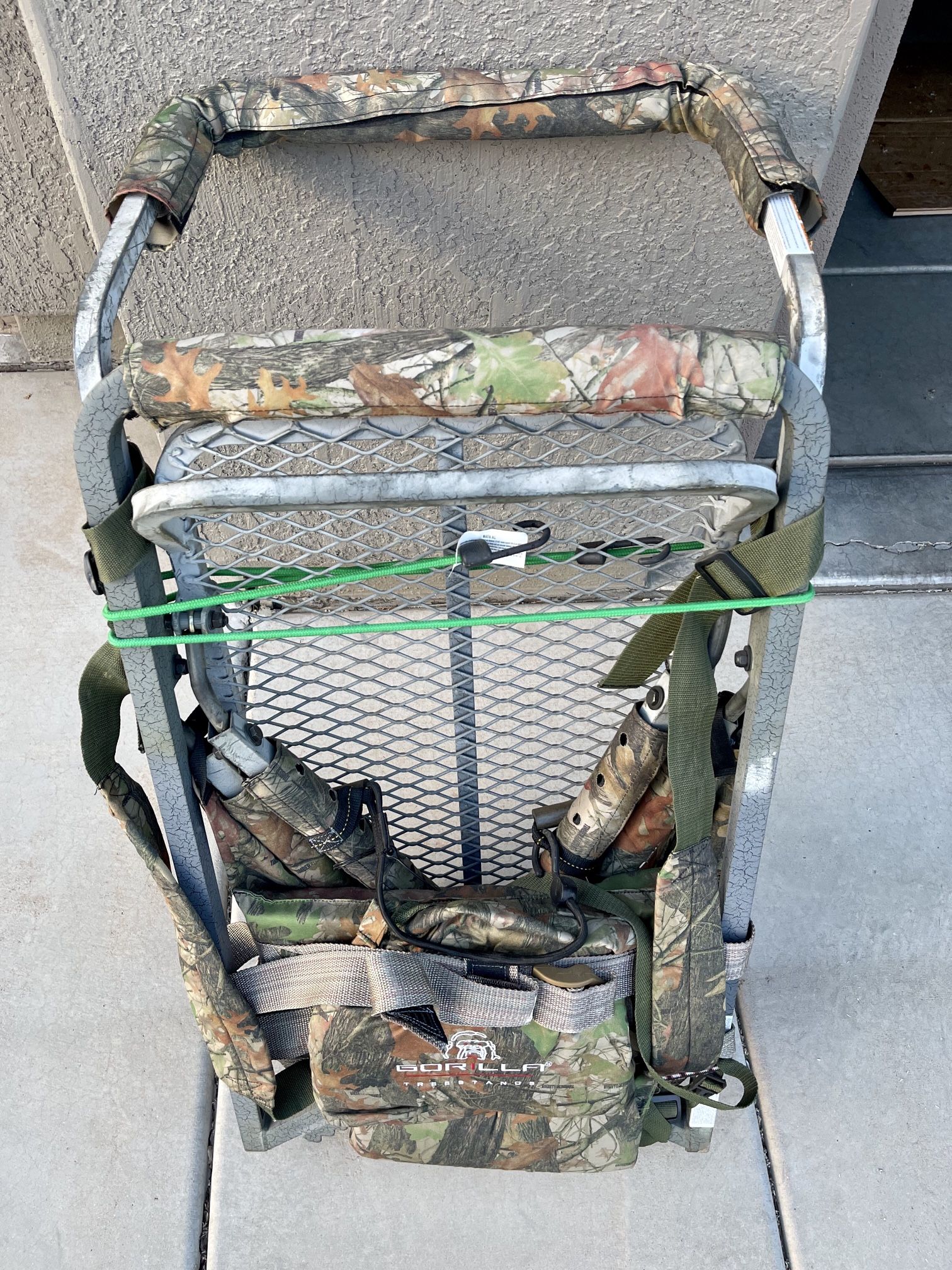 Gorilla Climbing Tree Stand