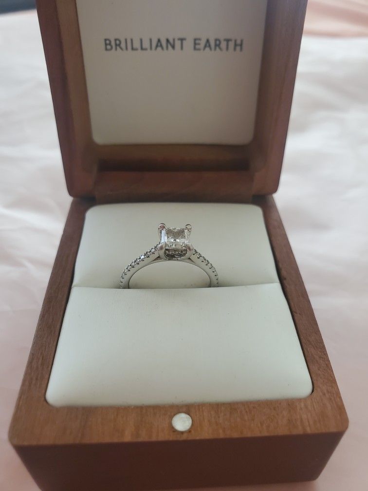Lissome diamond ring deals