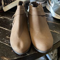 Girls boots
