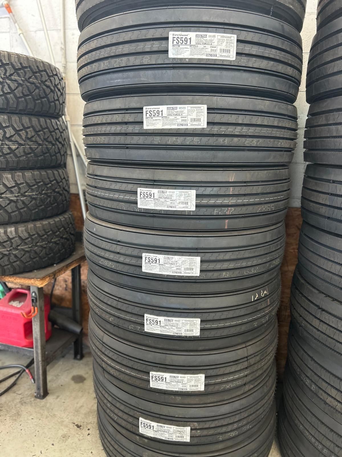 295/75R22.5 FIRESTONE 2 TRUCK TIRES FOR SALE. 1050$ INCLUDING INSTALLATION