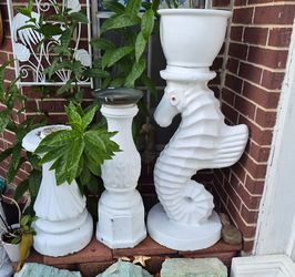 Concrete plant stand pedestal