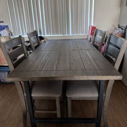 Table & 4 Chairs