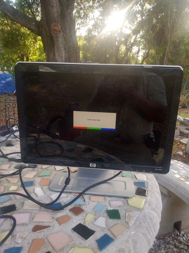 HP Computer Monitor