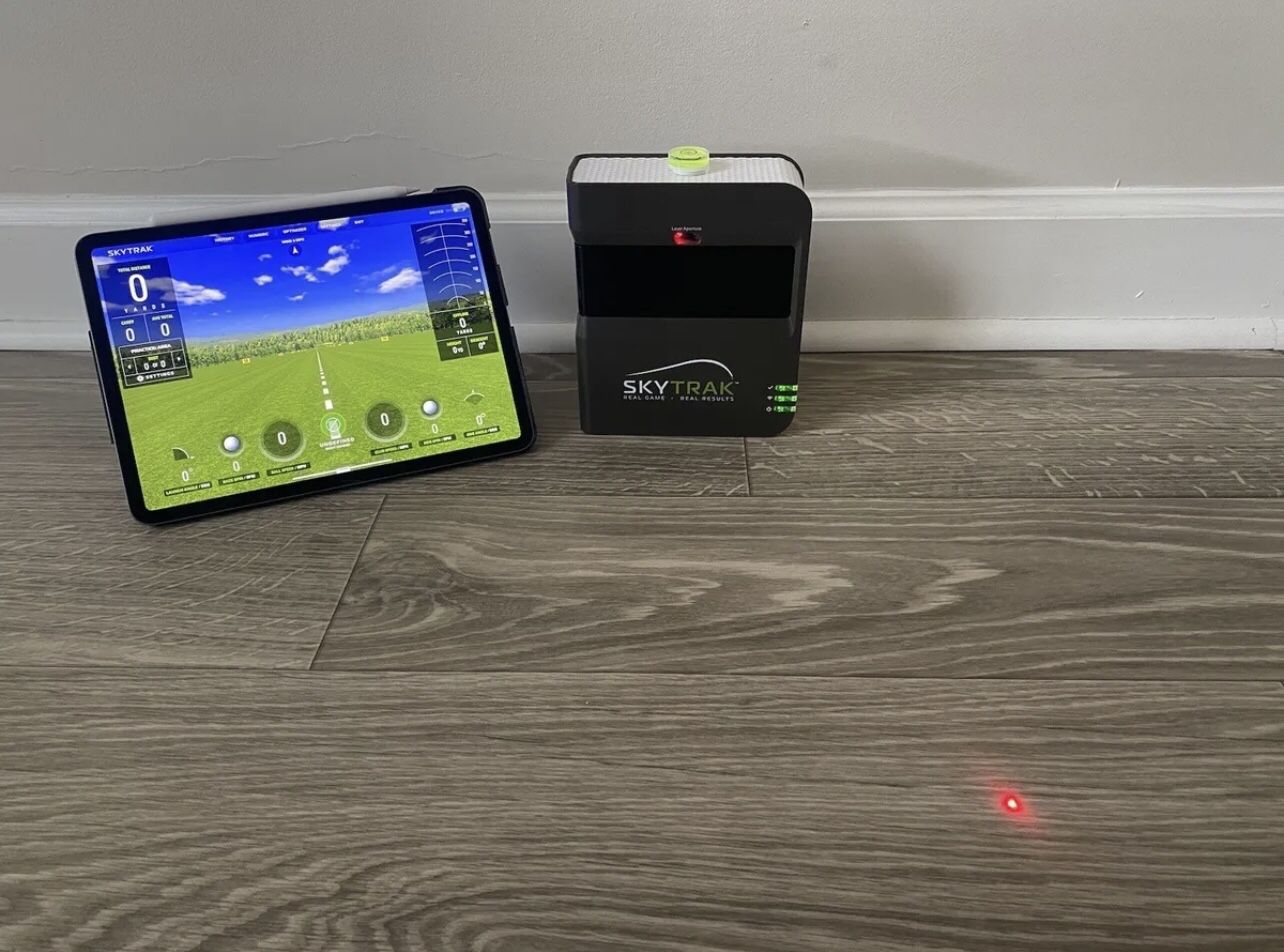 Skytrak Golf Simulator - Launch Monitor w/ Metal Protective Case
